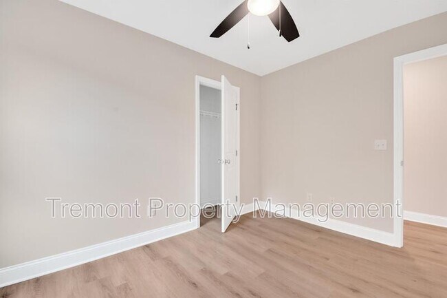 Building Photo - 2486 E 21st St