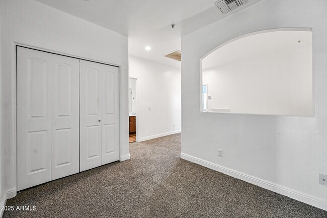 Building Photo - 4608 W Maryland Ave