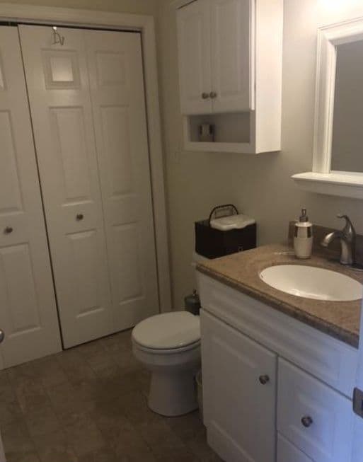 Building Photo - 812 Knoll Dr