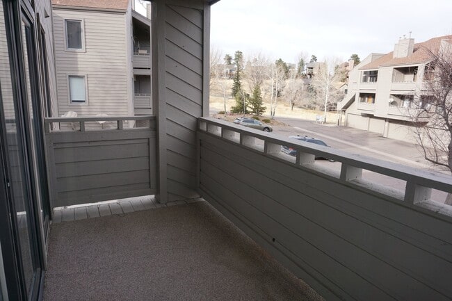 Building Photo - Lovely Mountain Condo!!