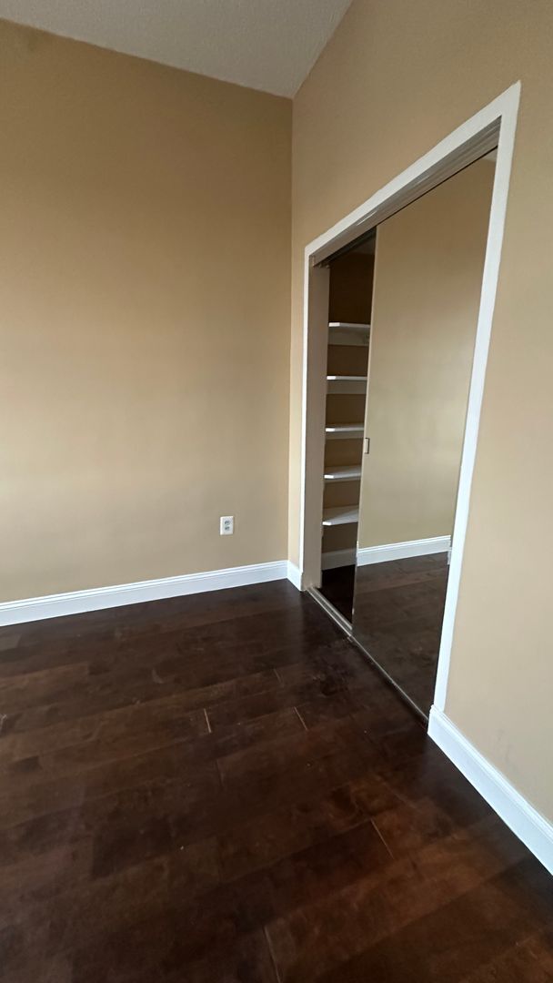 Building Photo - Fantastic Adams Morgan Location!