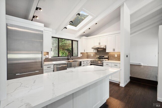 Building Photo - 31 Antilles Way