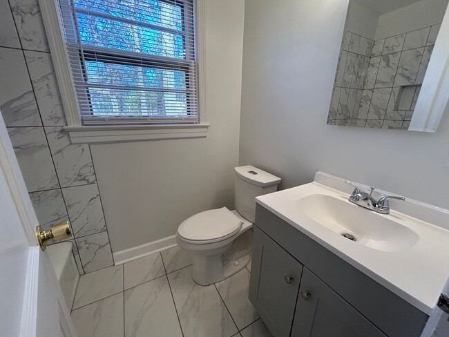 Building Photo - One Level newly renovated  3 bedroom 1 bat...