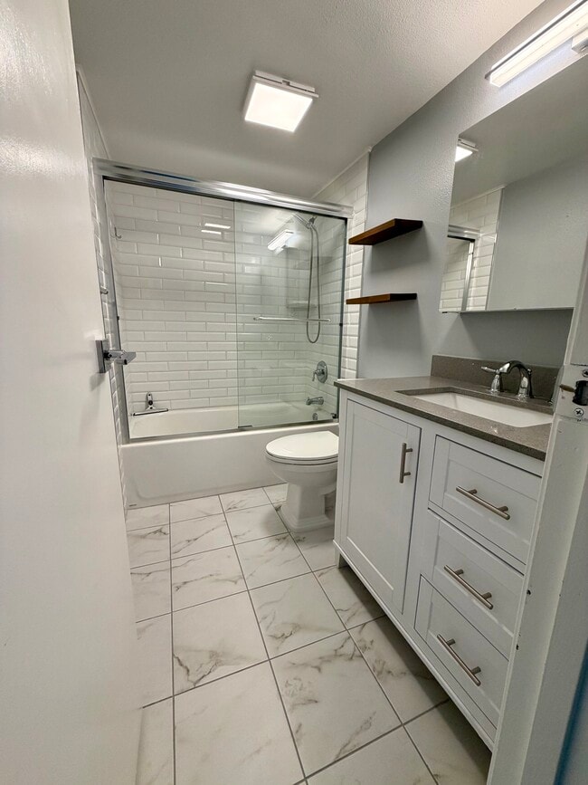 Building Photo - 22985 Marine View Dr S