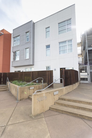 Building Photo - 451 Kansas St