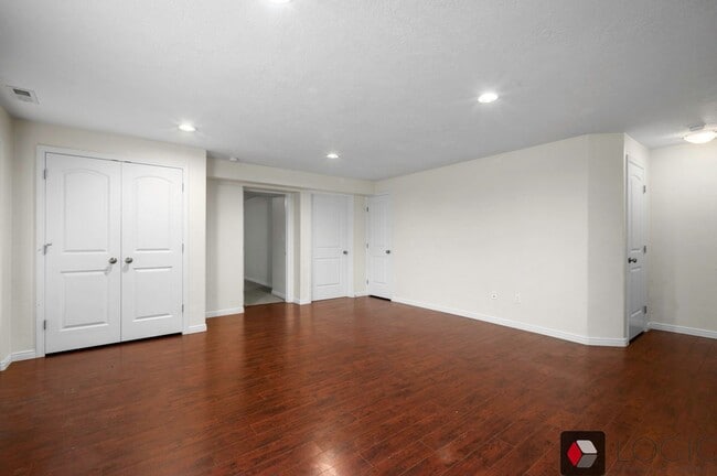 Building Photo - 3864 E Clubhouse Ln