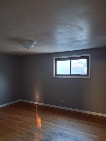 Building Photo - 915 O Fallon Ave