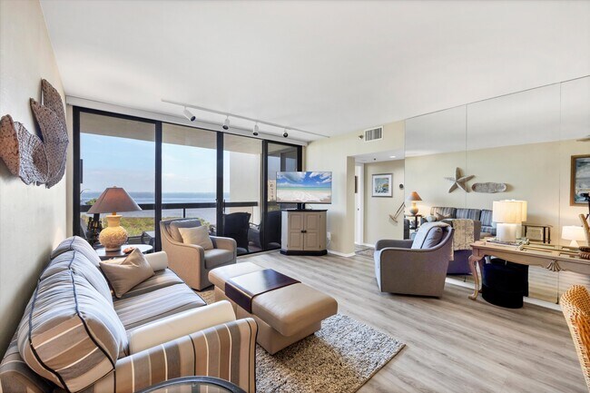 Building Photo - 1930 Harbourside Dr