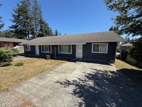 Building Photo - 33rd Street Duplex
