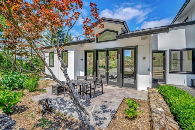 Building Photo - Welcome to Your Luxurious Napa Valley Retr...