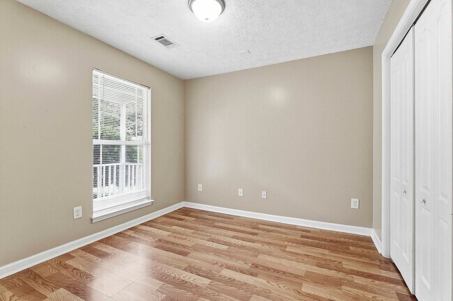 Building Photo - 3BR Home Walkable to Downtown Zebulon with Fenced Yard