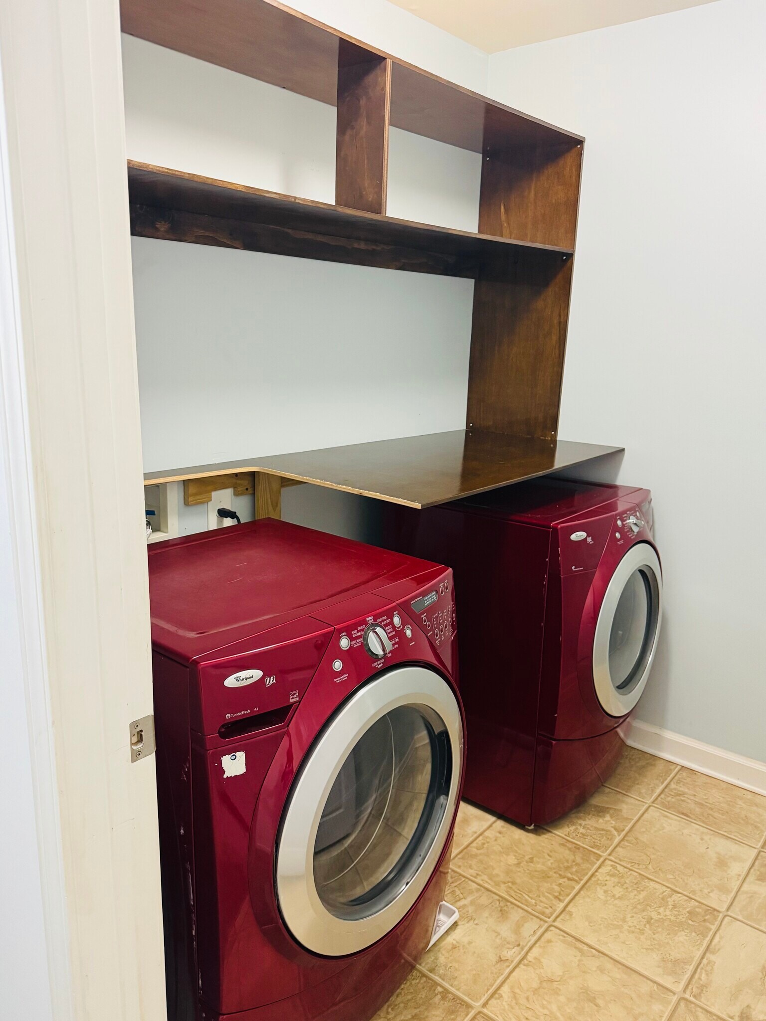 Washer/Dryer - 5260 Sherwood Way