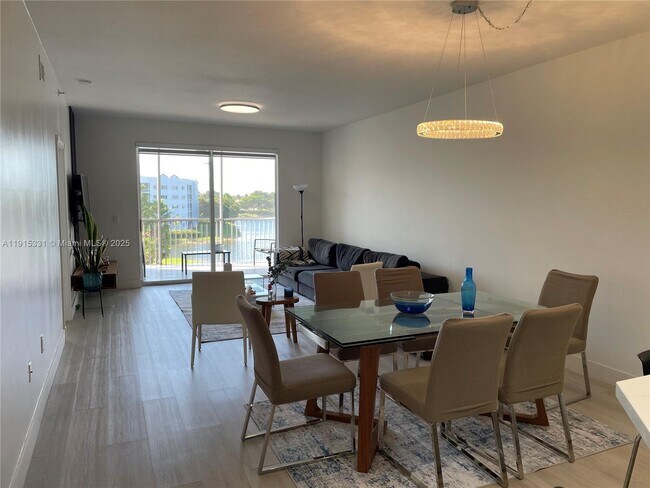 Building Photo - 10730 NW 66th St