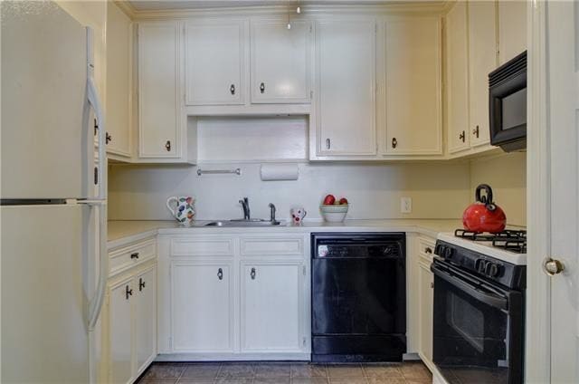 Kitchen - 6950 Hillcrest Ave