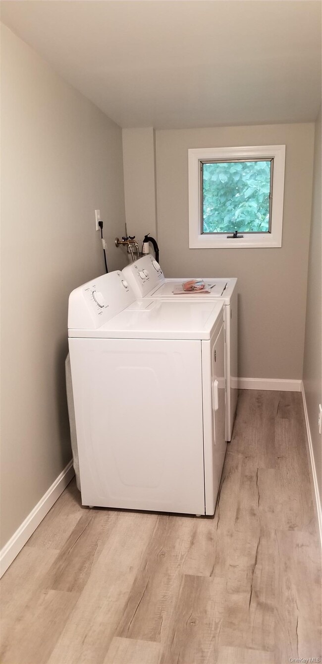 Building Photo - 542 W Broadway