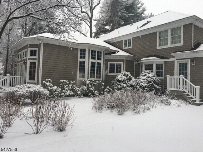 Building Photo - 7 Byron Rd