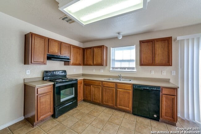 Building Photo - 26 Moondance Hill
