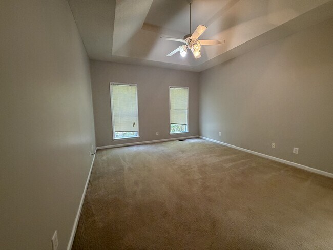 Building Photo - 230 Clinton Crossing Dr