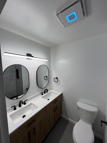 Building Photo - 246 Fir Tree Ct