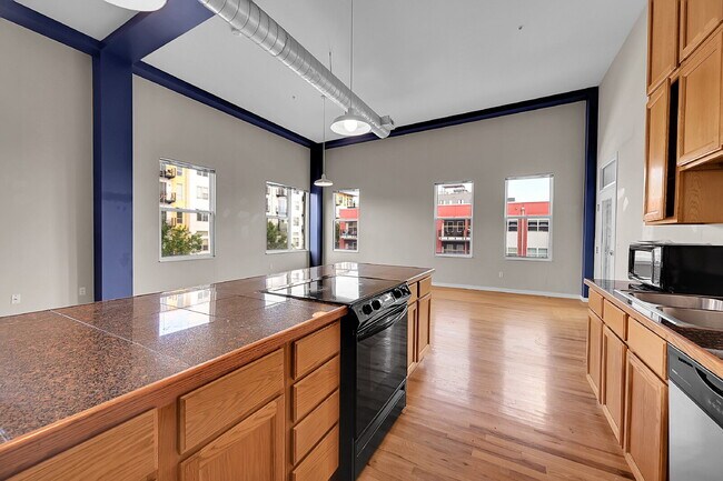 Building Photo - $1,700.00, Studio condo with one bathroom.