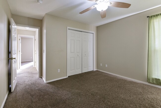 Building Photo - 325 Tall Oaks Dr