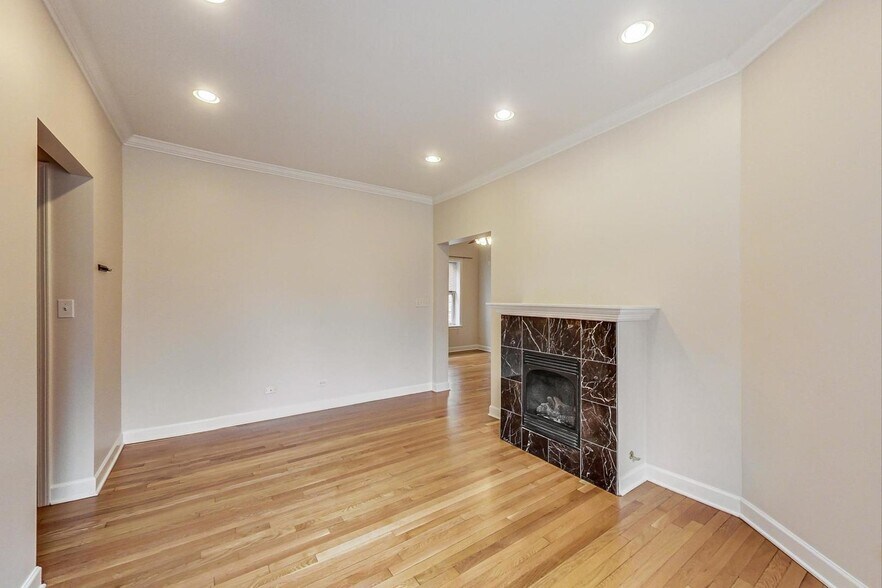 Building Photo - 1346 W Estes Ave