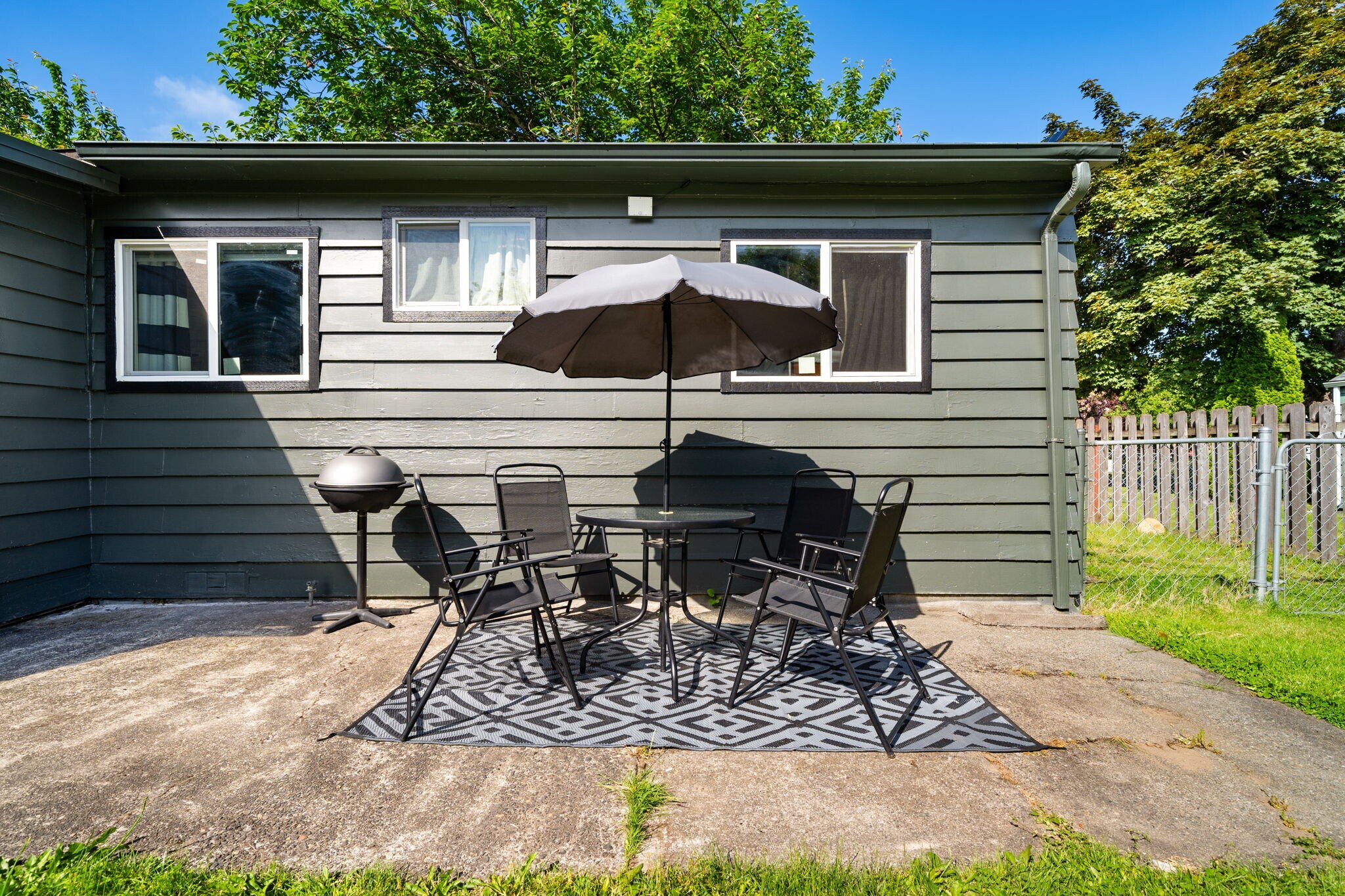 Building Photo - 140 4th St