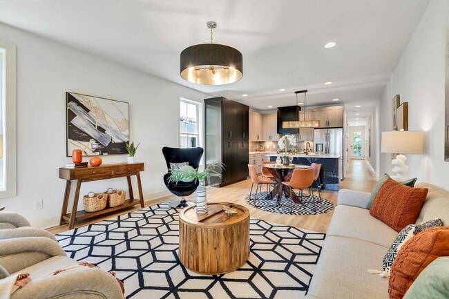 Building Photo - 660 Vernon Ave