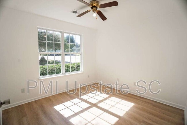 Building Photo - 432 Longspur Ct