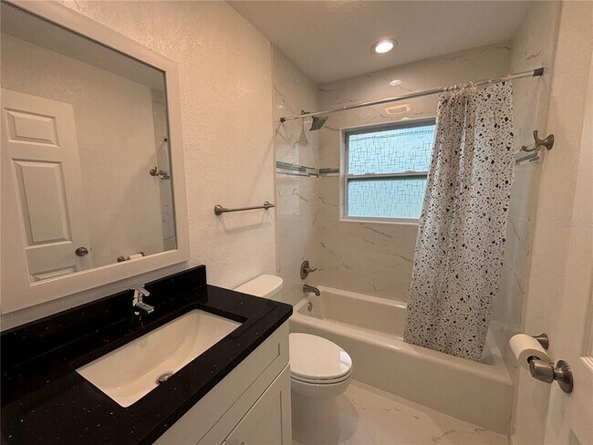 Building Photo - 640 San Salvador Dr