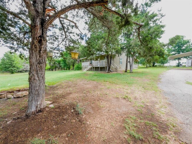 Building Photo - 625 Waugh Way