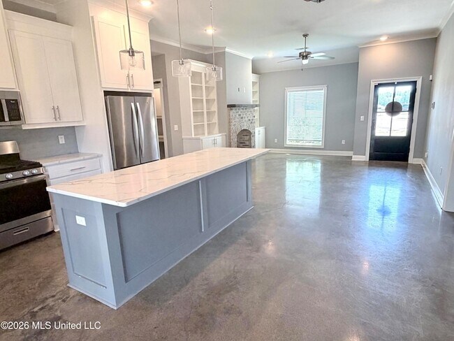 Building Photo - 531 Birchwood Blvd