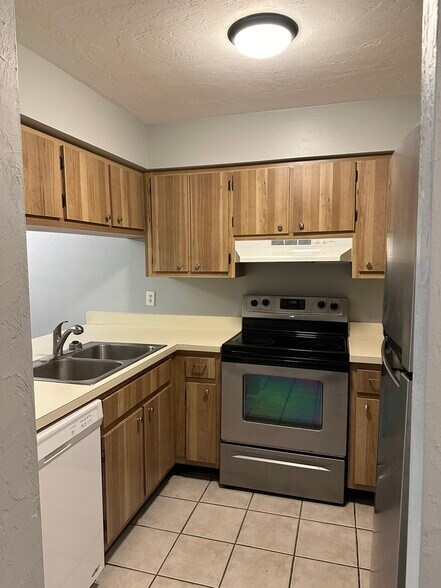 Building Photo - 2635 SW 35th Pl