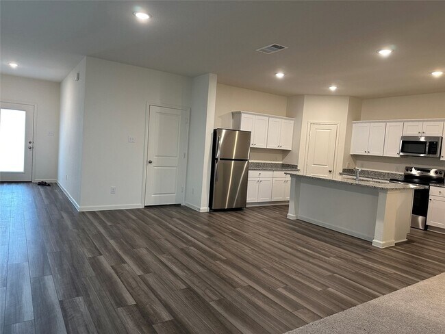 Building Photo - 129 Three Chimneys Ln