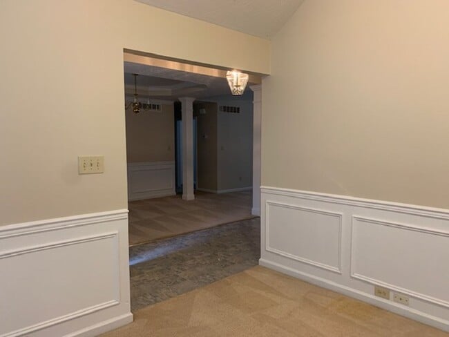 Building Photo - Chilesburg home with full unfinished basement  260409