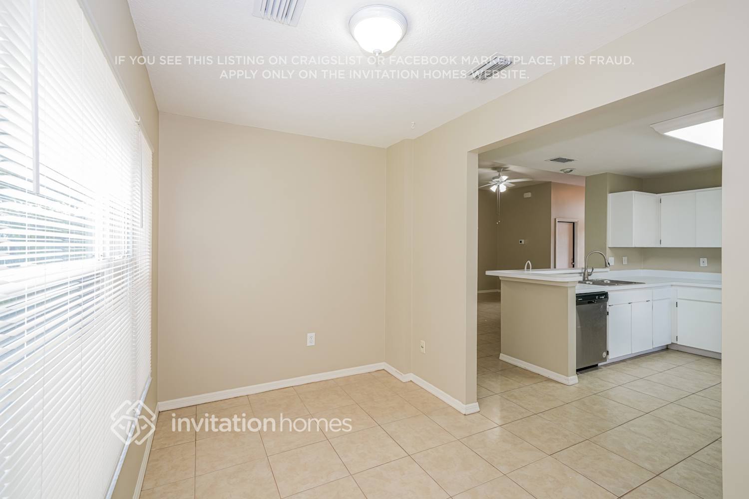 Building Photo - 28423 Meadowrush Way