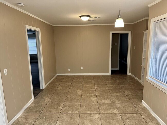 Building Photo - 3216 Edmonton Dr