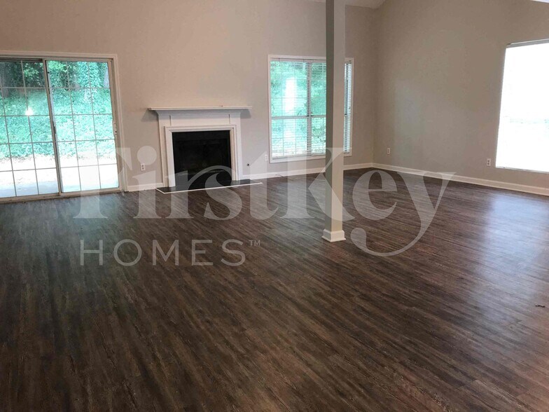 Building Photo - 5145 N Bridges Dr