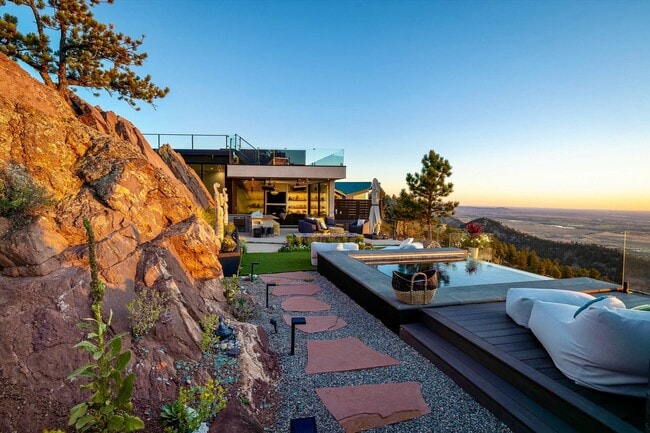 Building Photo - Private Foothills Sanctuary Minutes from D...