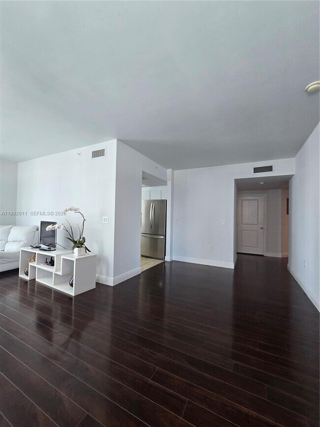 Building Photo - 1250 S Miami Ave