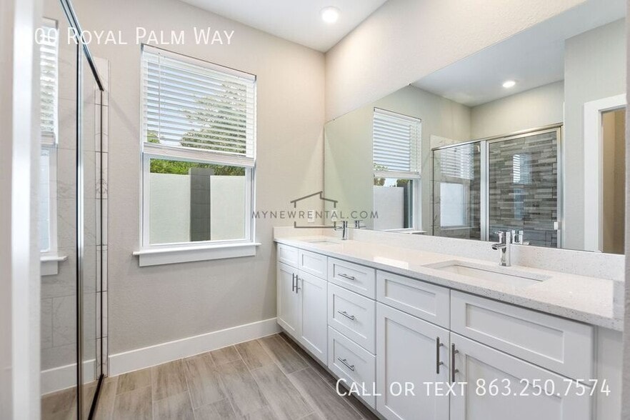 Building Photo - 300 Royal Palm Wy