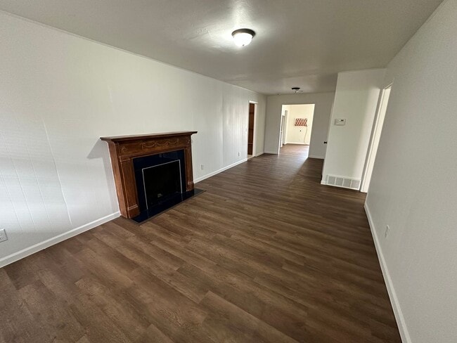 Building Photo - 3 Bed 2.5 bath house in OKC
