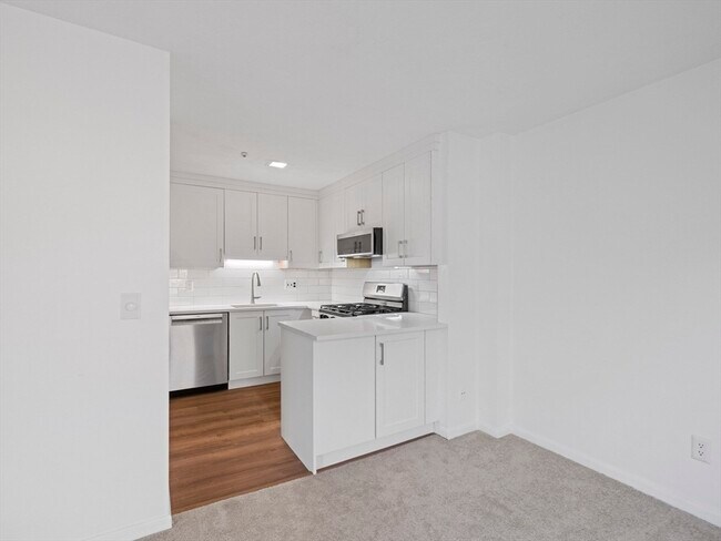 Building Photo - 18 Concord Greene