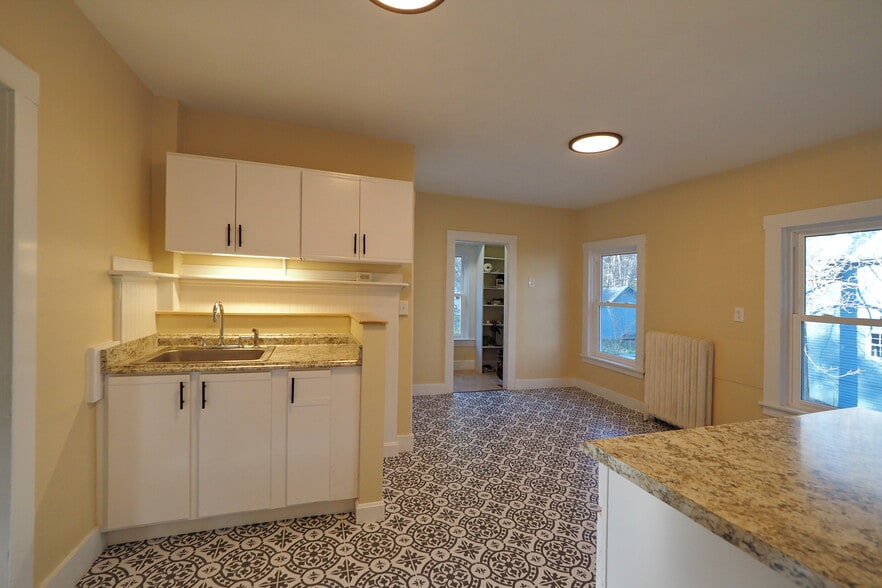 Kitchen - 197 Western Ave