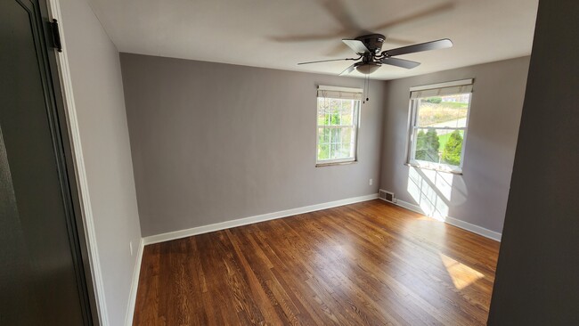 Building Photo - 4521 Gardenville Rd