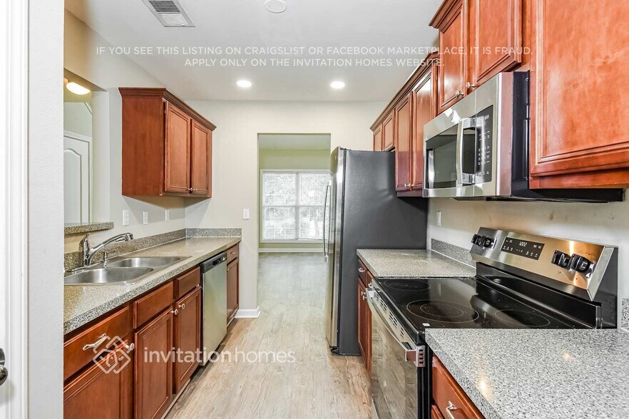 Building Photo - 6614 White Walnut Way