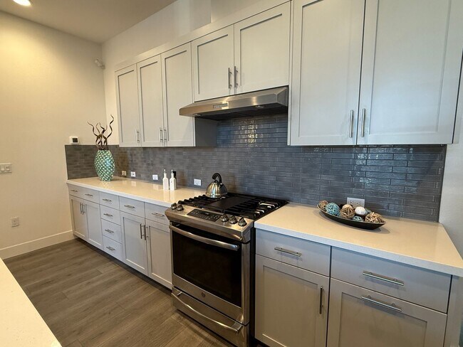 Building Photo - Newer Central Dublin Townhome with 2-Car Garage and Private Rooftop Deck