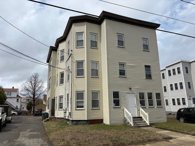 Building Photo - 131 5th St