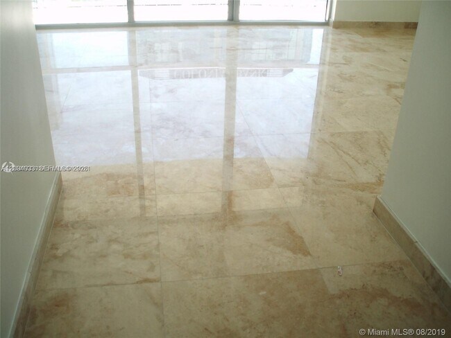 Building Photo - 1060 Brickell Ave