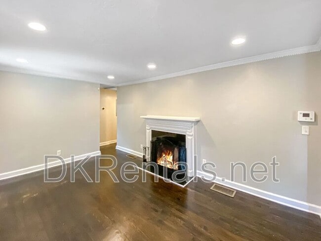 Building Photo - 763 N Park Dr SE